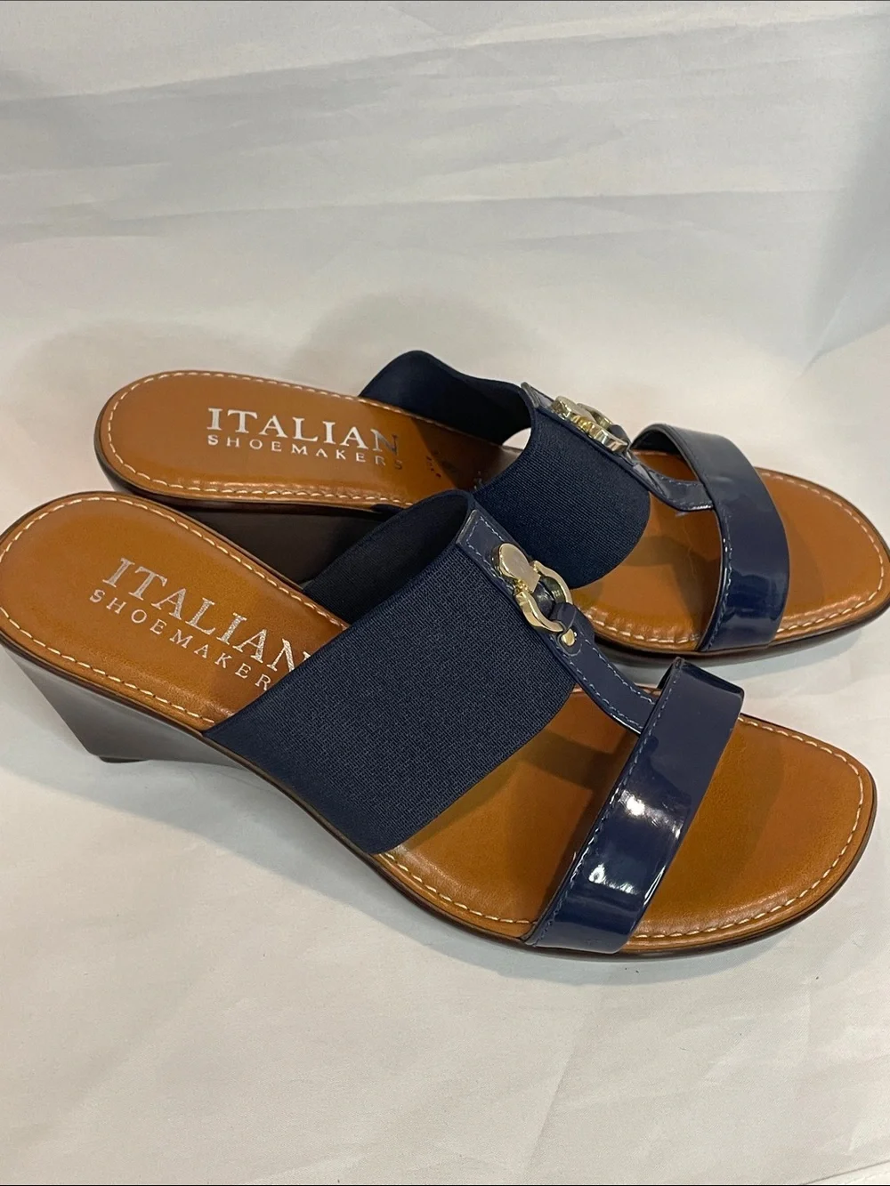 Italian Shoemakers Navy Patent and Elastic Slide Sandal with Gold Accent - Picture 4 of 6
